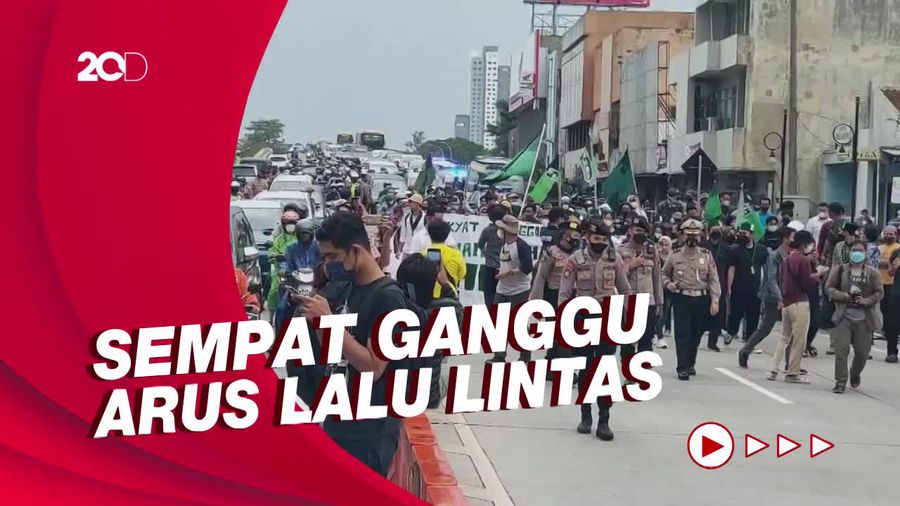 Puluhan Mahasiswa HMI Unjuk Rasa, Kritisi Kenaikan BBM-Minyak Goreng