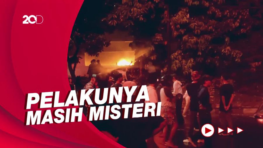 Teka-teki Pembakar Pospol Pejompongan yang Kini Dicari Polisi