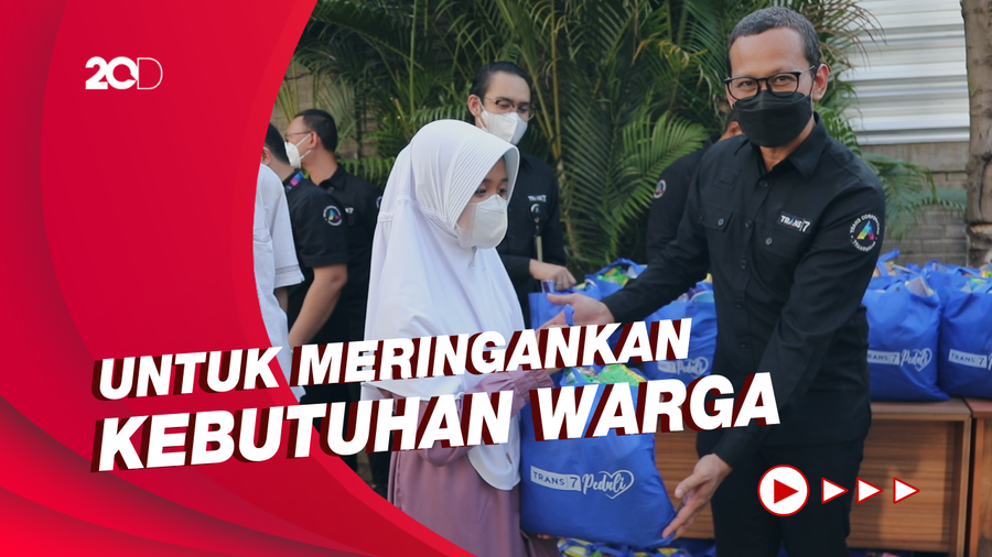 TRANS7 Bagikan Santunan untuk 150 Dhuafa dan Anak Yatim