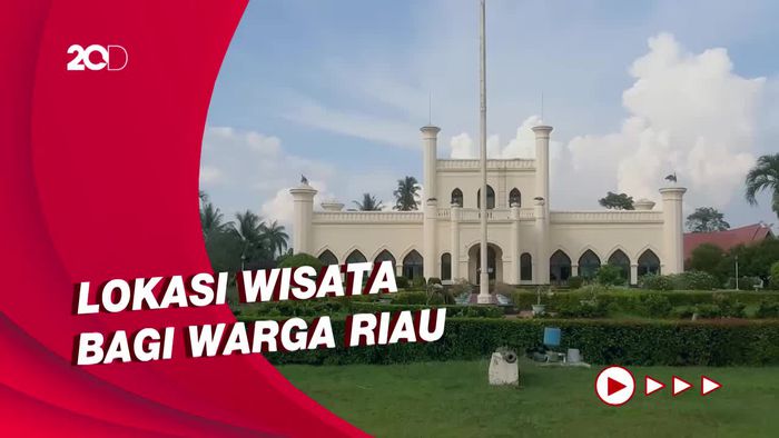 Ngabuburit di Siak, Istananya Para Sultan
