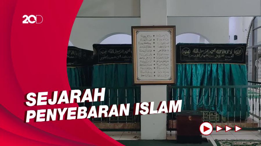 Melihat Makam Penyebar Islam Berusia 3 Abad di Kampung Bandan