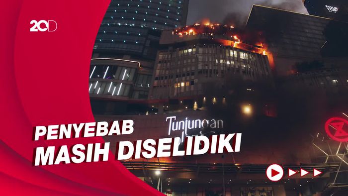 Fakta-fakta Kebakaran yang Melanda Tunjungan Plaza Surabaya