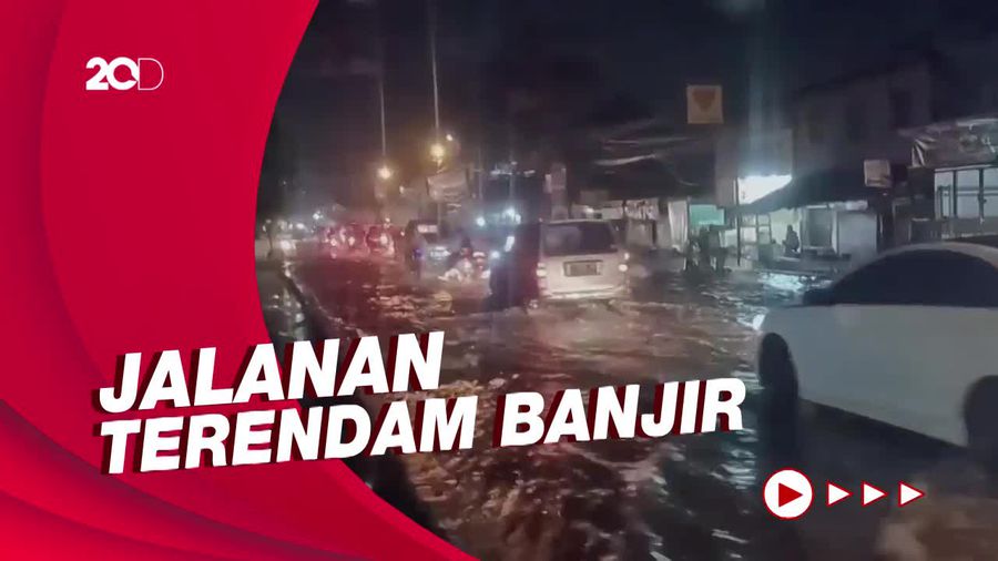Hujan Deras Melanda Bandung, Jalan Raya Dayeuhkolot Terendam Banjir