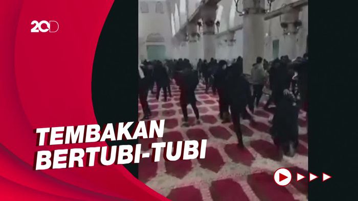 Detik-detik Pasukan Israel Serang Jemaah di Masjid Al-Aqsa