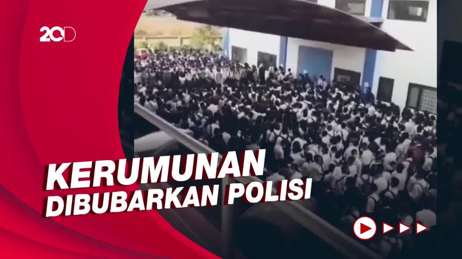 Pelamar Rekrutmen Lion Air di Tangerang Membeludak Hingga Banjiri Jalan