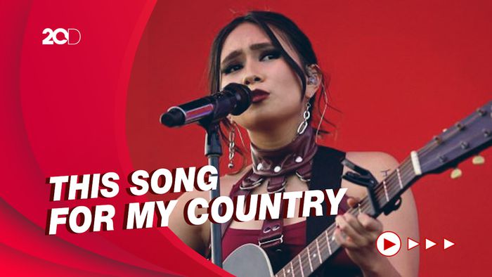 Lihat Penampilan NIKI Nyanyi Lagu Sempurna di Coachella