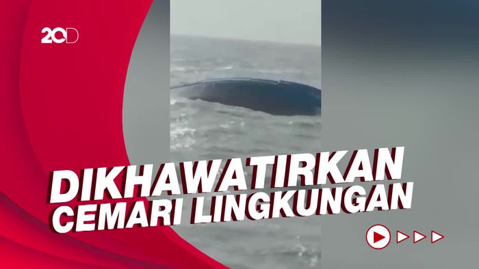 Detik-detik Kapal Angkut BBM Tunisia Tenggelam