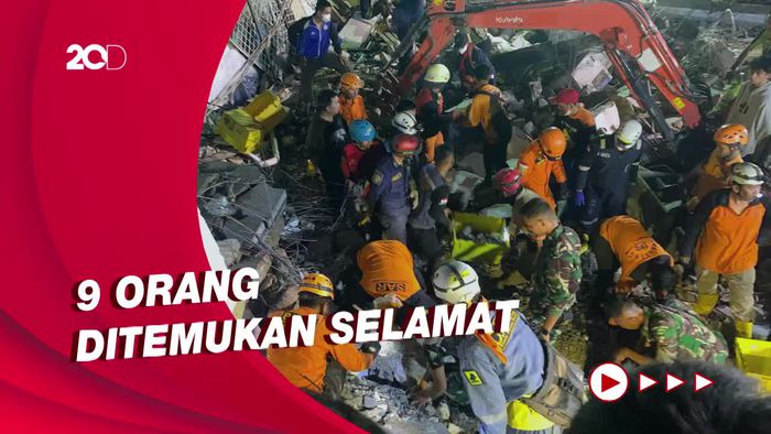 Minimarket Ambruk di Banjar, Petugas Evakuasi 4 Korban Meninggal Dunia  