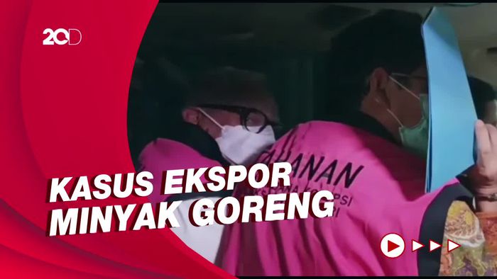 Penampakan Dirjen Kemendag Indrasari Wisnu Berompi Tahanan Kejagung