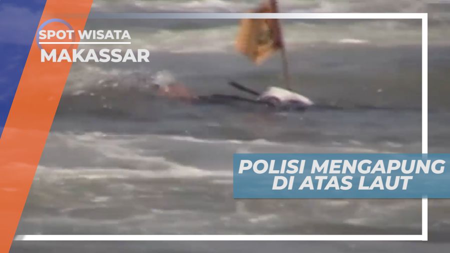 Atraksi Mengapung di Laut Pantai Losari Makassar 