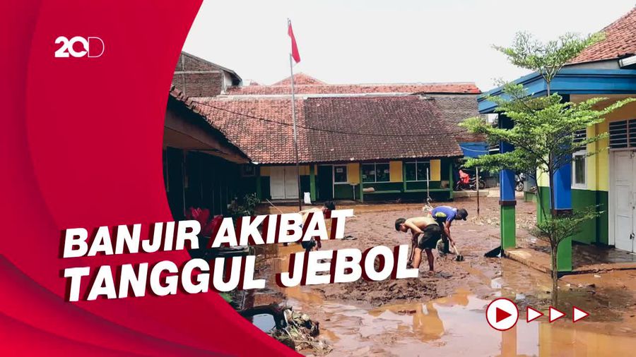 Penampakan Lumpur Genangi SDN 7 Rancaekek Usai Tanggul Cikeruh Jebol