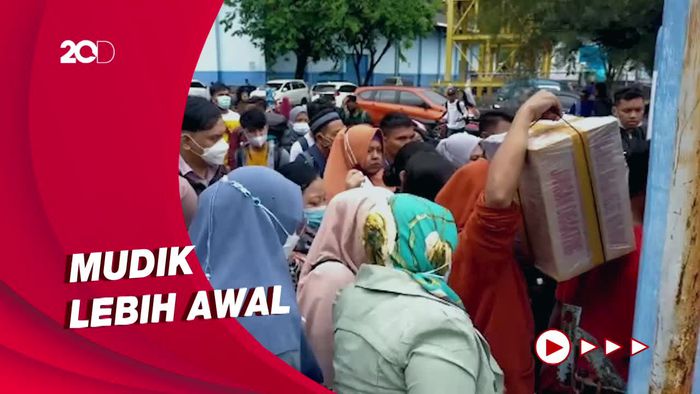 Pelabuhan Tanjungwangi Banyuwangi Dipadati Pemudik dari Madura