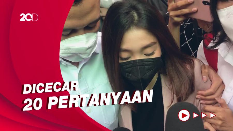Chandrika Chika Bungkam Usai Diperiksa soal Kasus Putra Siregar