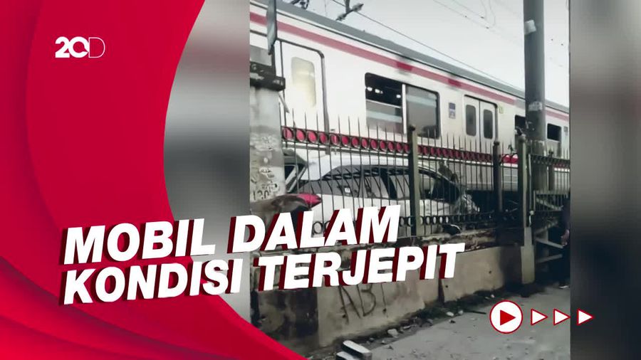 Kronologi Mobil Vs KRL di Depok, Sopir Selamatkan Diri Lalu Pulang