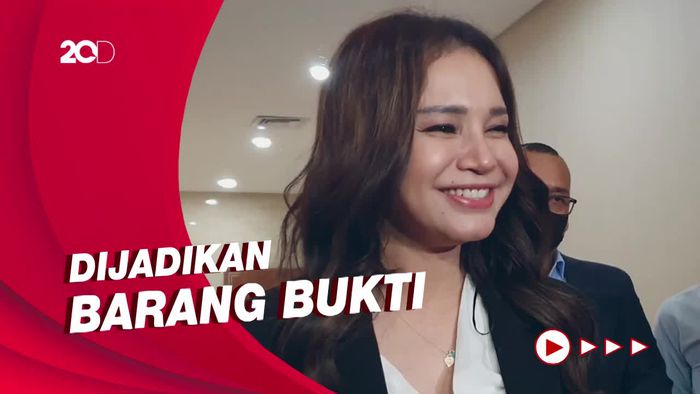 Diperiksa 2,5 Jam, Rossa Siap Kembalikan Uang dari DNA Pro