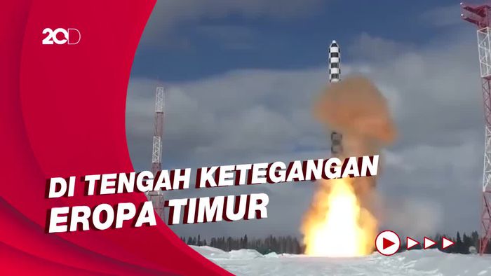 Rusia Luncurkan Rudal Balistik Antar Benua