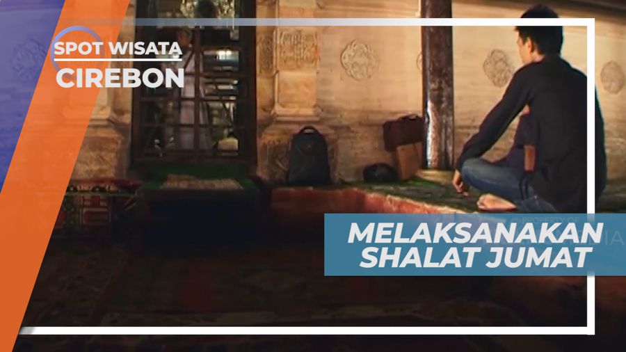 Ritual Salat Jumat di Masjid Sang Cipta Rasa, Cirebon
