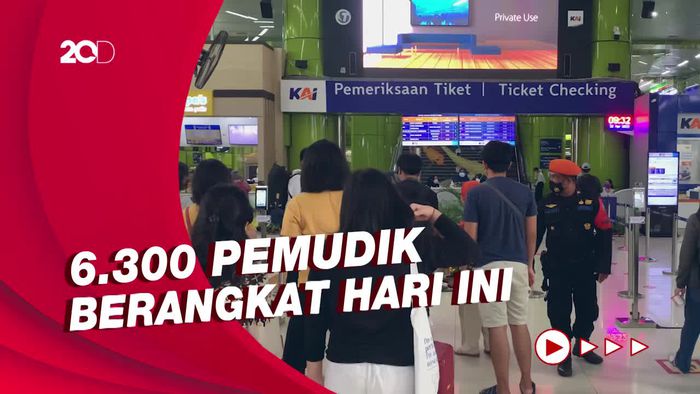 Stasiun Gambir Masih Sepi Pemudik