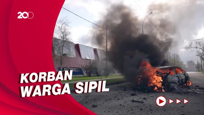 Roket Rusia Hantam Mobil, 2 Orang Terbakar di Dalamnya