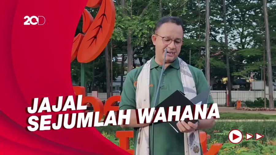 Anies Jajal Trampolin-Alat Olahraga Saat Resmikan Tebet Eco Park