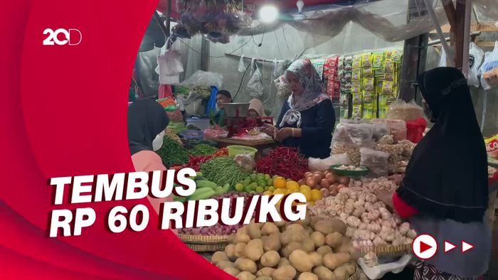 Harga Cabai Makin Pedas di Pasar Kebayoran Lama