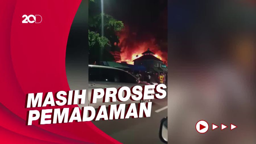 Kebakaran di Pasar Gembrong Jaktim, 14 Unit Mobil Damkar Dikerahkan