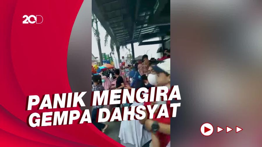 Pengunjung Toserba Matahari Berhamburan Ada Lantai Pecah