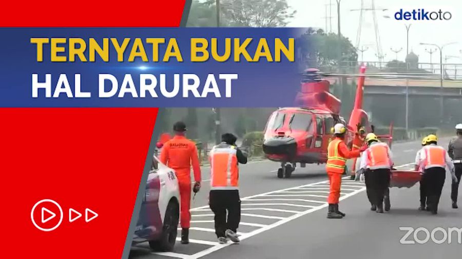 Momen Langka Helikopter Mendarat di Tol Tangerang-Merak, Ada Apa?