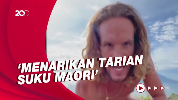 Bule Telanjang di Gunung Batur Diperiksa Imigrasi, Segera Dideportasi