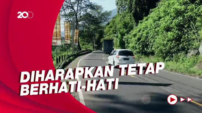 Waduh! Pembatas Jalan di Jalur Nagreg Ada yang Rusak
