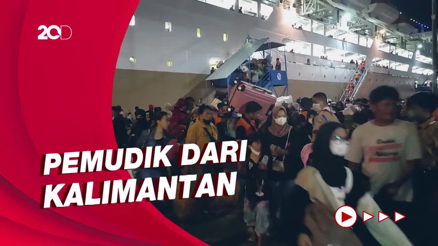 Malam-malam, Pemudik Membeludak di Pelabuhan Parepare