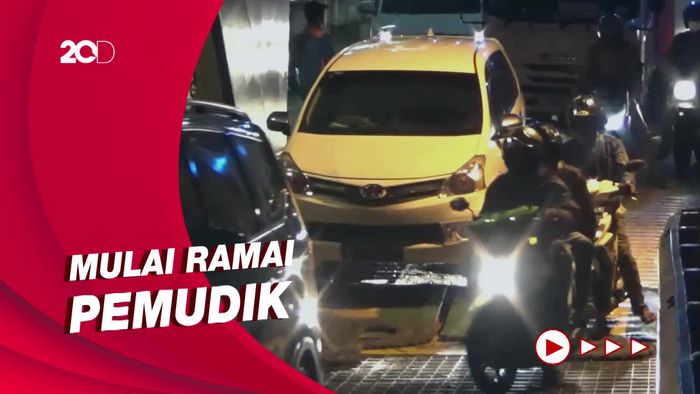 Gelombang Mudik Dari Bali Ke Jawa Meningkat di Pelabuhan Ketapang