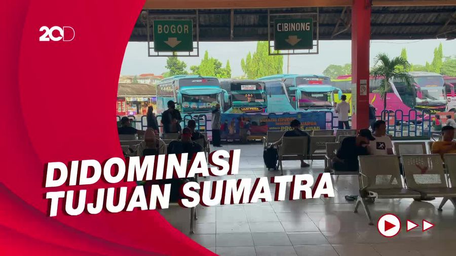 Pemudik Mulai Ramaikan Terminal Kampung Rambutan