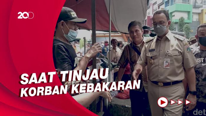 Anies ke Pasar Gembrong: Peluk Korban-Ditanya Siap Jadi Presiden?