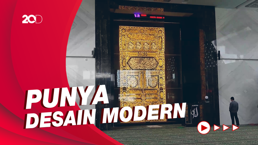 Masjid Al-Fattah di Tulungagung yang Punya Kiswah Benang Emas