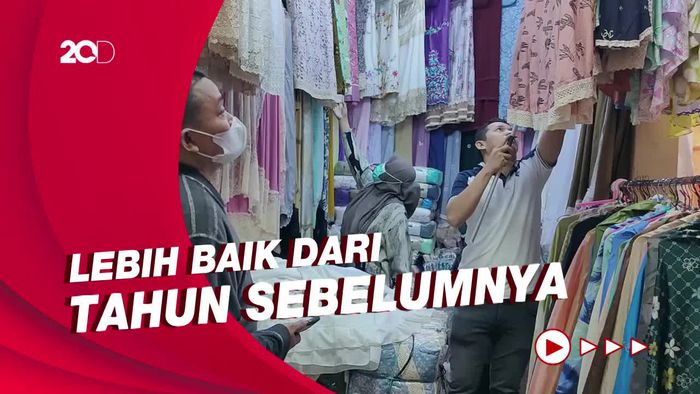 Cerita Pedagang Mukena Alami Peningkatan Penjualan Tahun Ini