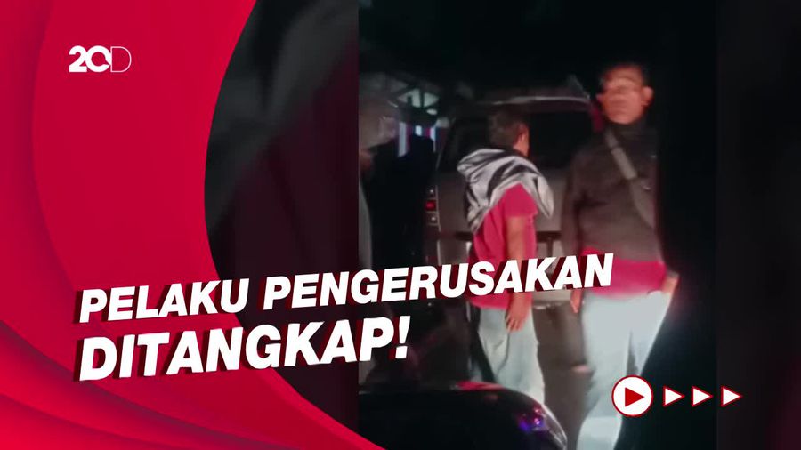 Detik-detik Puluhan Sopir Elf Cianjur Rusak Mobil Diduga Travel Gelap