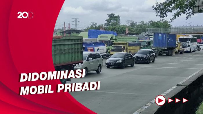 Antrean Gerbang Tol Cikupa Arah Merak Macet 1 Km