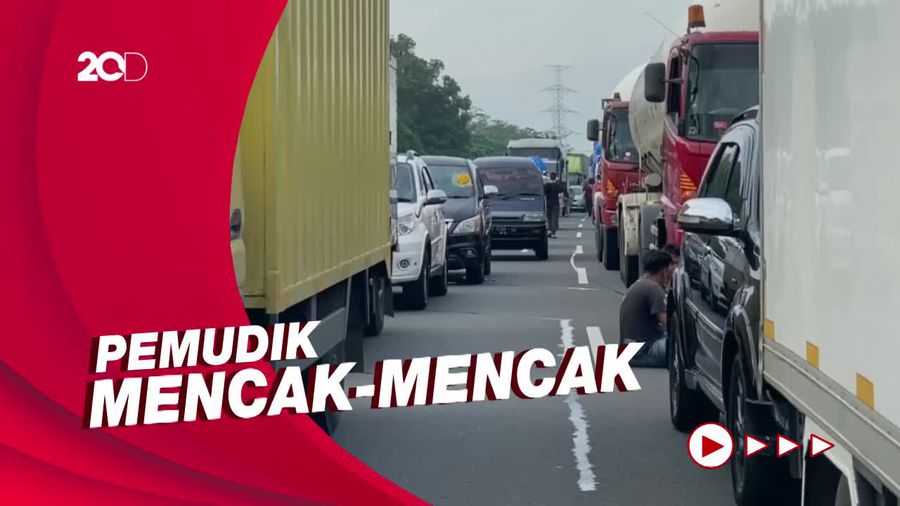 Jeritan Pemudik Kena Macet Imbas One Way di Tol Jakarta-Cikampek
