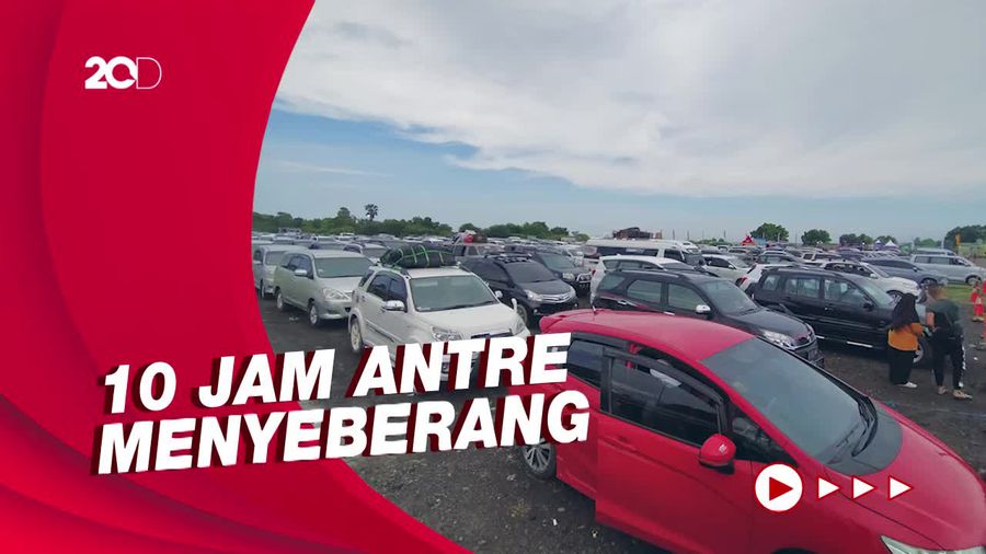 Melihat Antrean Ratusan Kendaraan Menyeberang di Pelabuhan Gilimanuk
