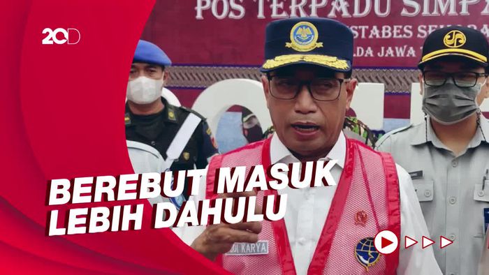 Menhub Sebut Pelabuhan Merak Macet Gegara Pemudik Berebut Naik Kapal