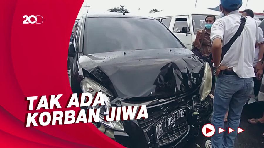 Kecelakaan di Antrean Pelabuhan Gilimanuk, Empat Mobil Rusak