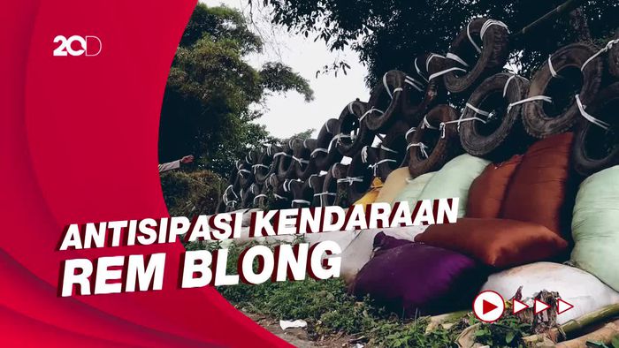 Rawan Kecelakaan, Jalur Alternatif Mudik Ibun Dipasangi Bantal Keselamatan