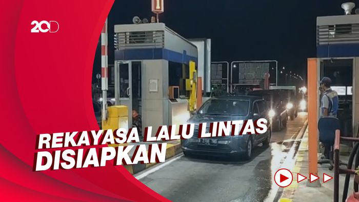 Situasi Arus Tol Warugunung: Lancar Walau Volume Kendaraan Meningkat