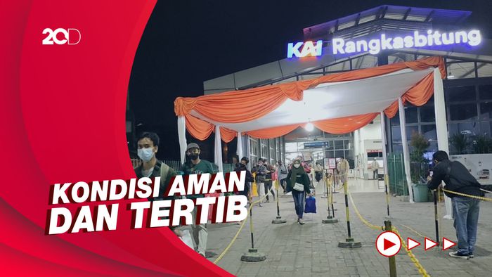 Situasi Stasiun Rangkasbitung di Puncak Arus Mudik