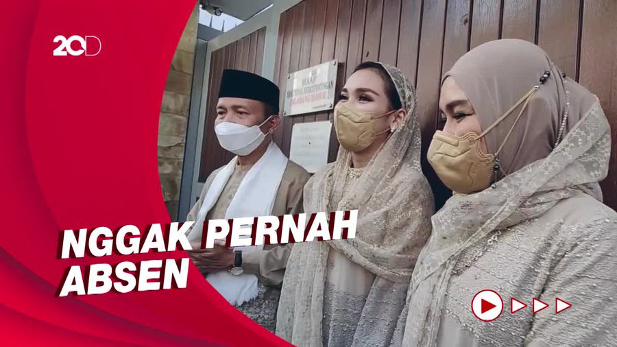Lontong Sayur Jadi Menu Favorit Ayu Ting Ting saat Lebaran