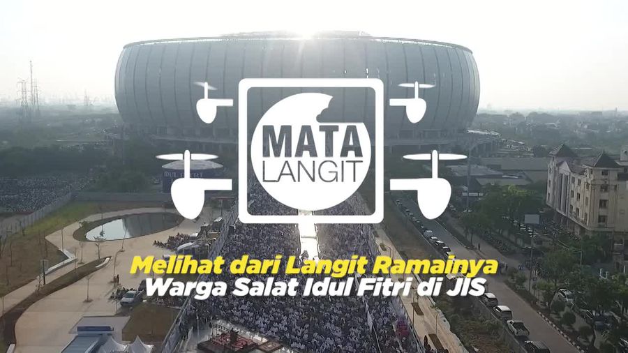 Melihat dari Langit Ramainya Warga Salat Idul Fitri di JIS
