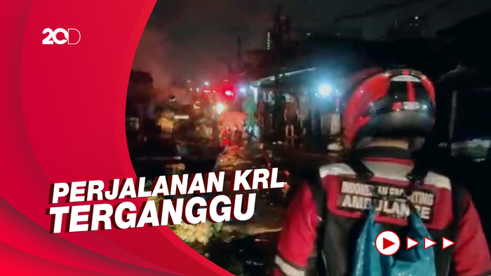 Puluhan Kios Pasar Kemiri Depok Ludes Terbakar