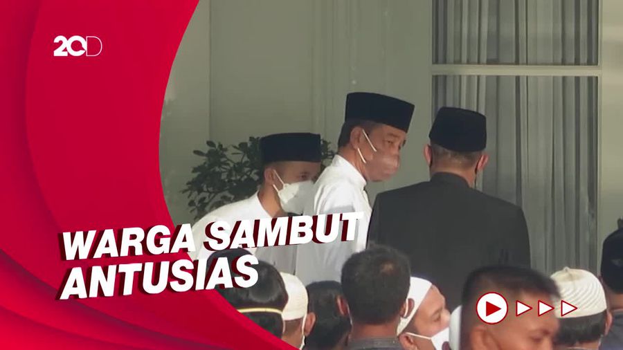 Momen Jokowi Salat Idul Fitri di Istana Kepresidenan Yogyakarta