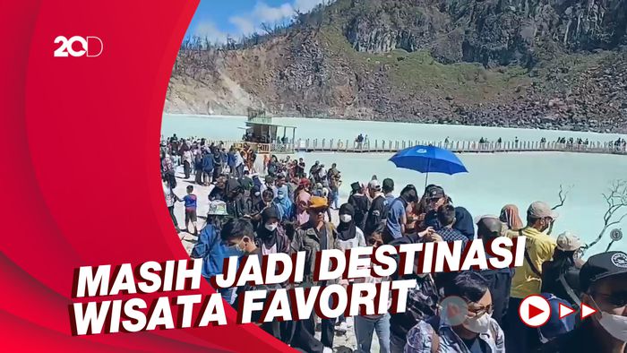Kawah Putih Ciwidey Ramai Pengunjung di Libur Lebaran